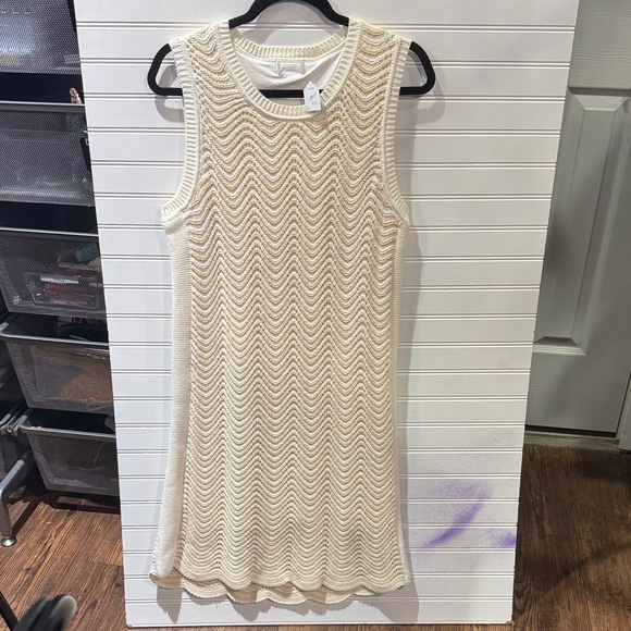 Evereve Dresses & Skirts - Evereve Cream Wave Pattern Midi Dress
